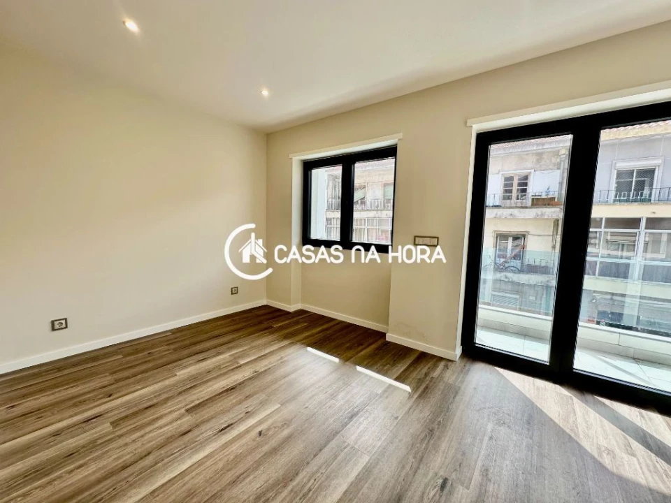 Apartamento T4 para Venda em Almada, Cova da Piedade, Pragal e Cacilhas Foto 20