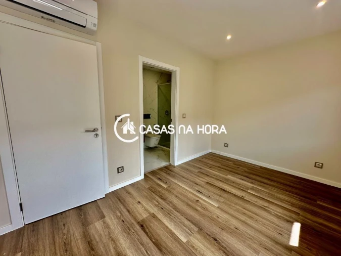 Apartamento T4 para Venda em Almada, Cova da Piedade, Pragal e Cacilhas Foto 18