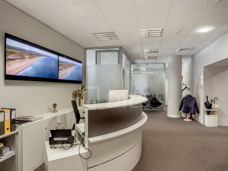 Escritório para Arrendamento em Santo António Foto 1