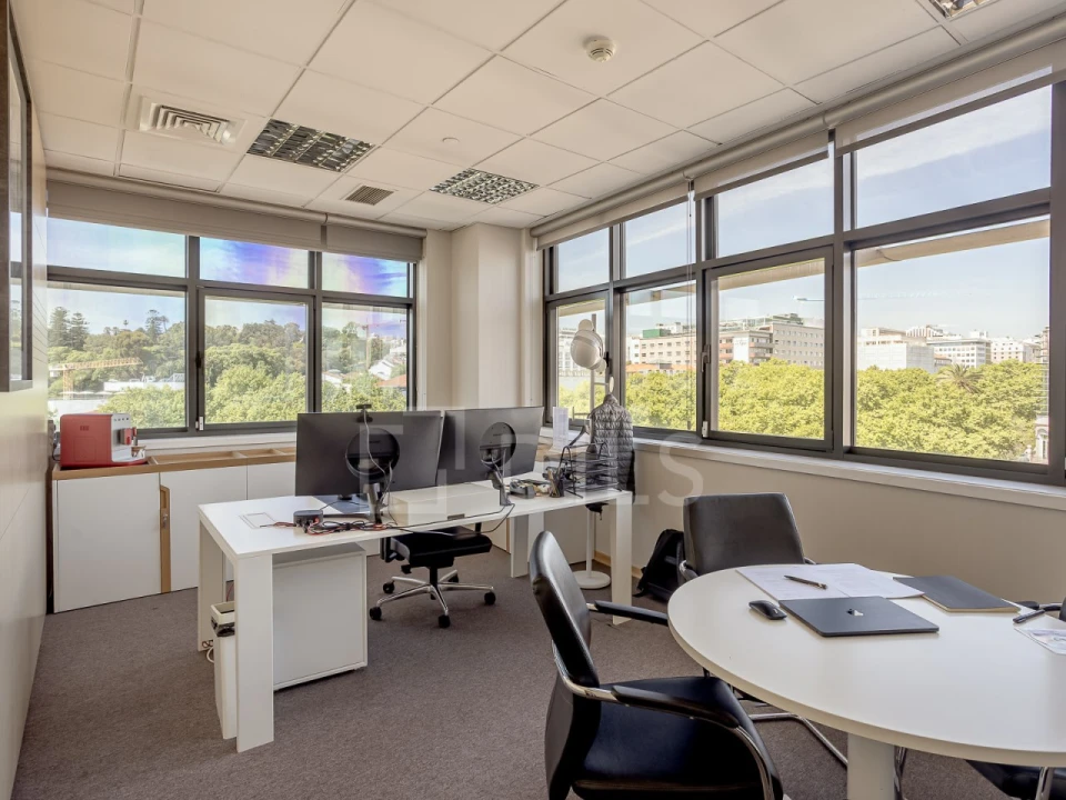 Escritório para Arrendamento em Santo António Foto 5