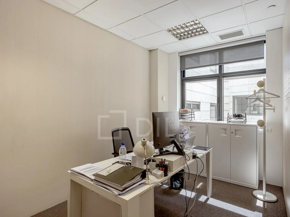 Escritório para Arrendamento em Santo António Foto 11