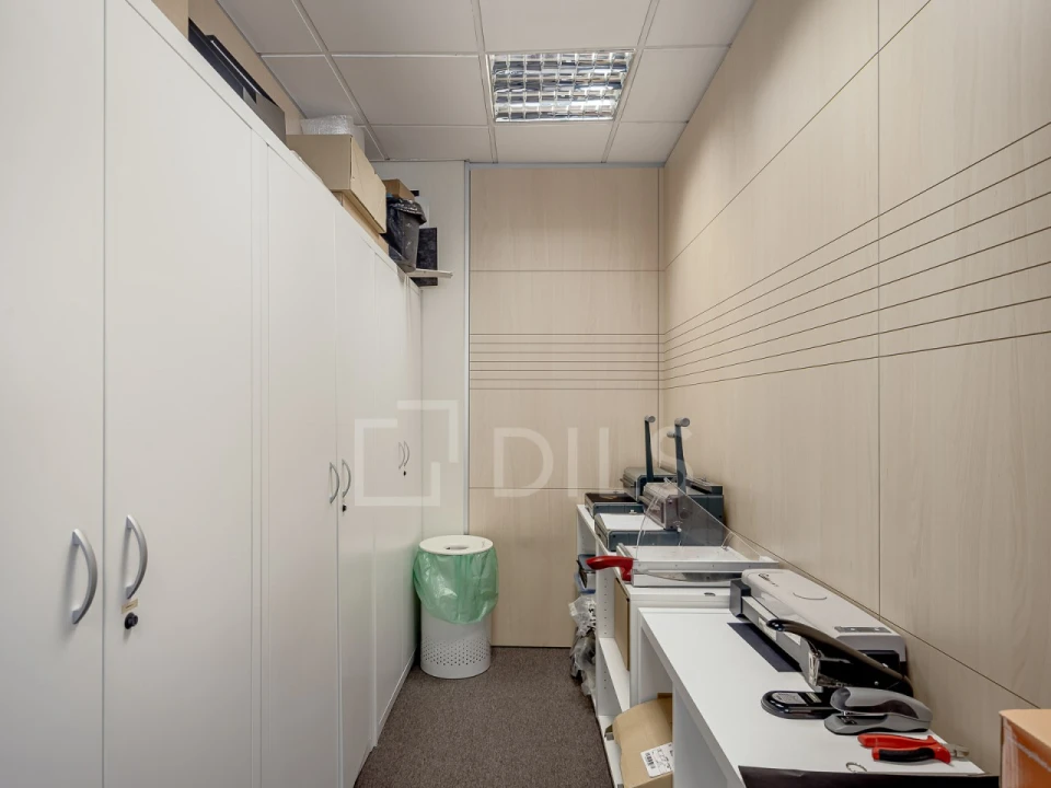 Escritório para Arrendamento em Santo António Foto 16