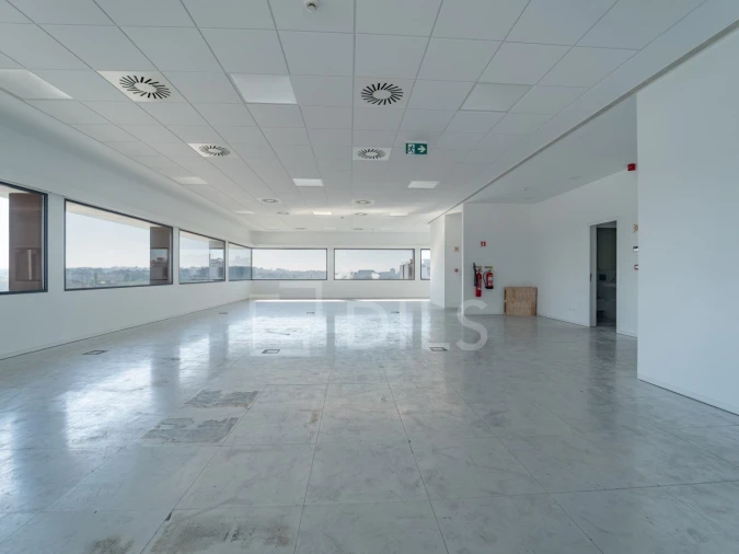 Escritório para Arrendamento em Ramalde Foto 2