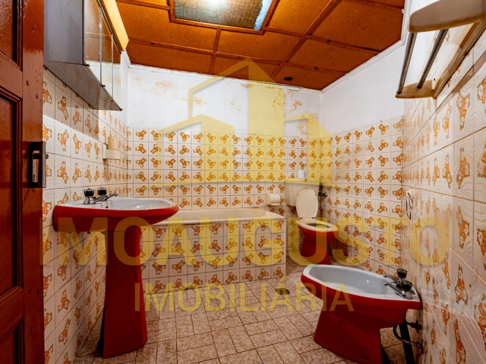 Moradia T4 para Venda em Escalhão Foto 14