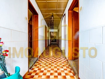 Moradia T4 para Venda em Escalhão