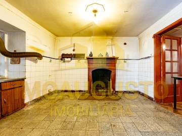 Moradia T4 para Venda em Escalhão