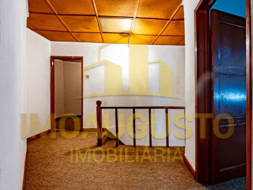 Moradia T4 para Venda em Escalhão