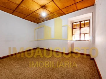 Moradia T4 para Venda em Escalhão