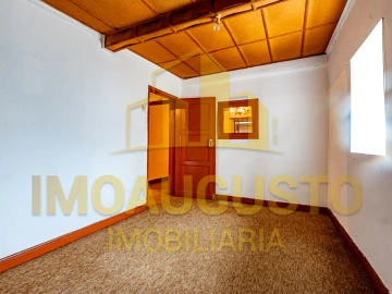 Moradia T4 para Venda em Escalhão