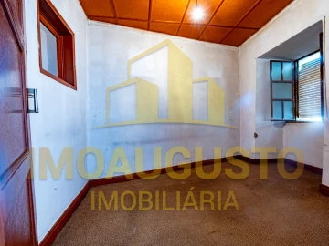 Moradia T4 para Venda em Escalhão