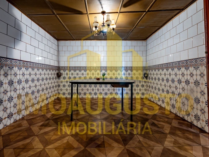 Moradia T4 para Venda em Escalhão Foto 6