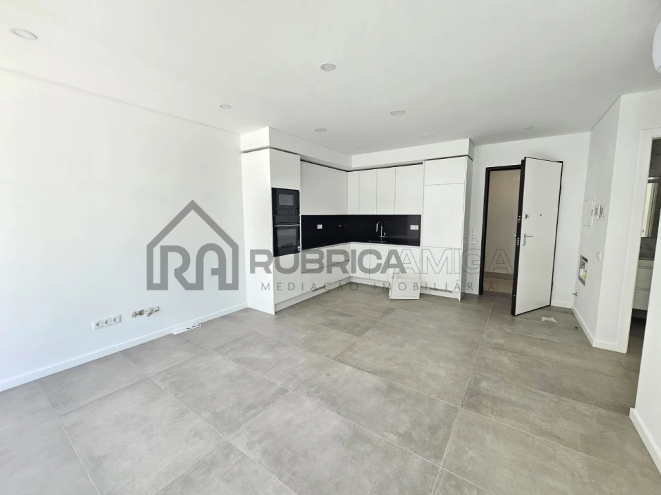 Apartamento T1 para Venda em Quarteira Foto 2
