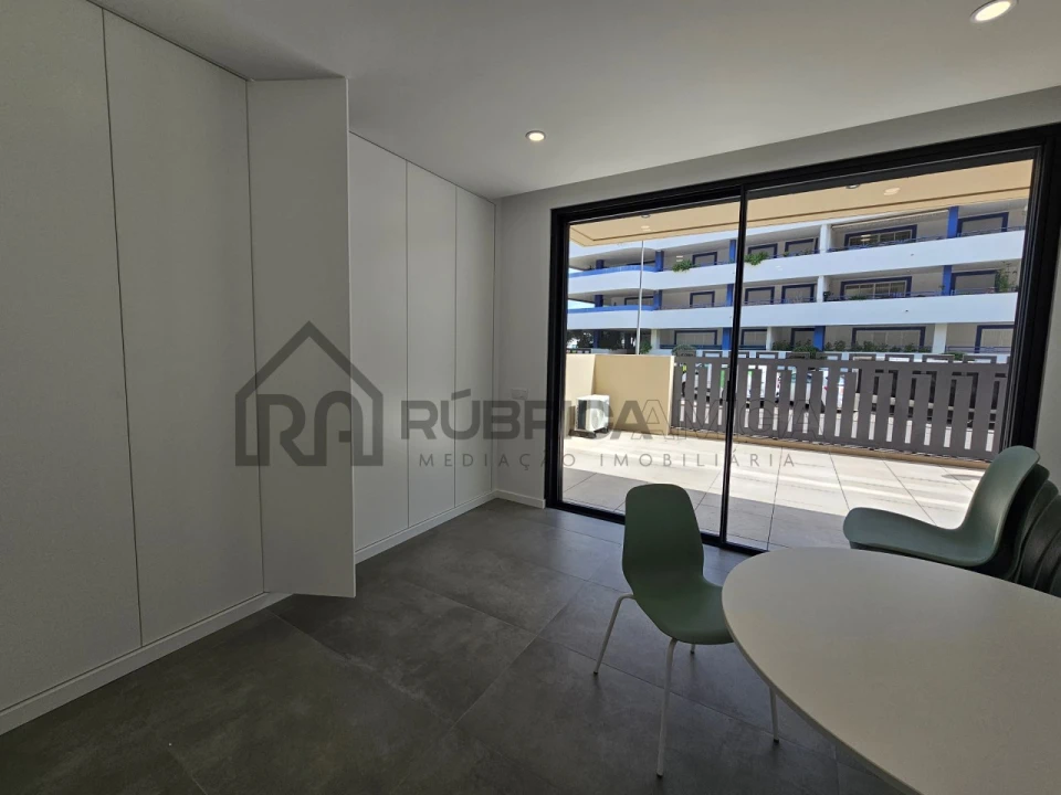 Apartamento T1 para Venda em Quarteira Foto 13