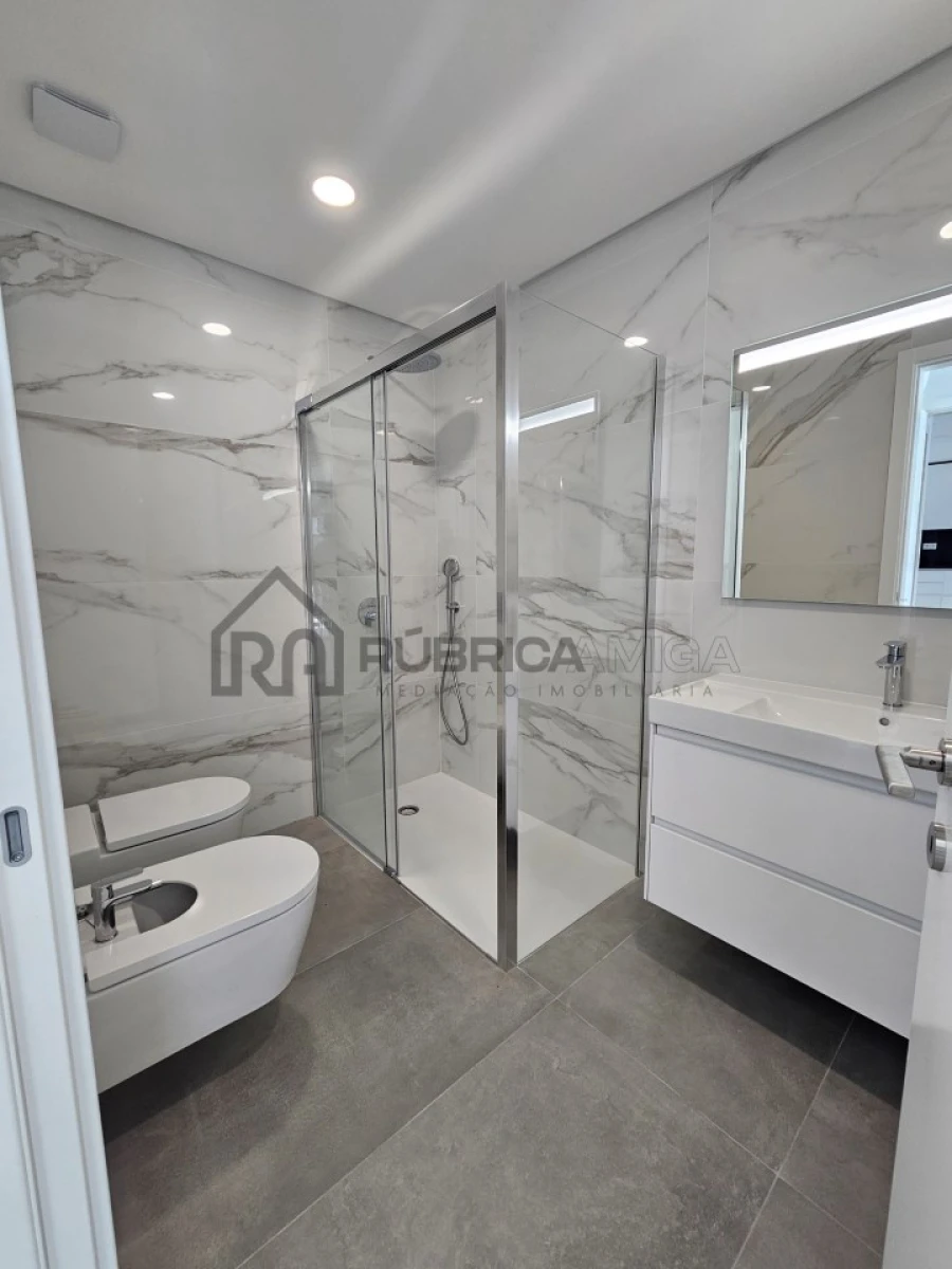 Apartamento T1 para Venda em Quarteira Foto 14