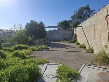 Terreno para Venda em Charneca de Caparica e Sobreda