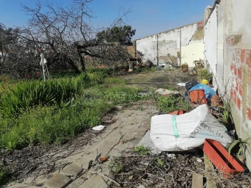 Terreno para Venda em Charneca de Caparica e Sobreda