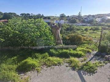 Terreno para Venda em Charneca de Caparica e Sobreda