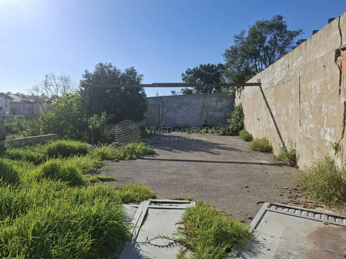 Terreno para Venda em Charneca de Caparica e Sobreda Foto 3