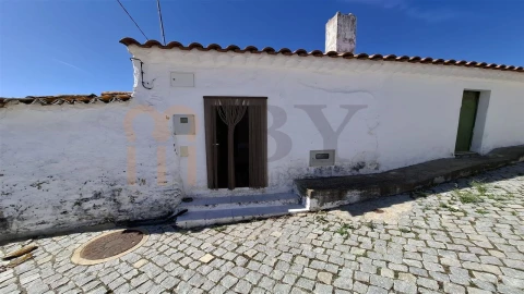 Moradia T1 para Venda em Alcaria Ruiva