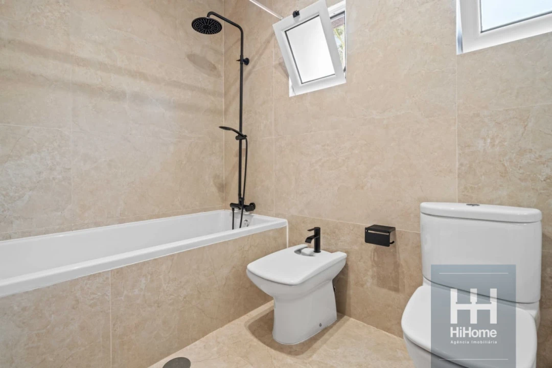 Moradia T5 para Venda em São Martinho Foto 24