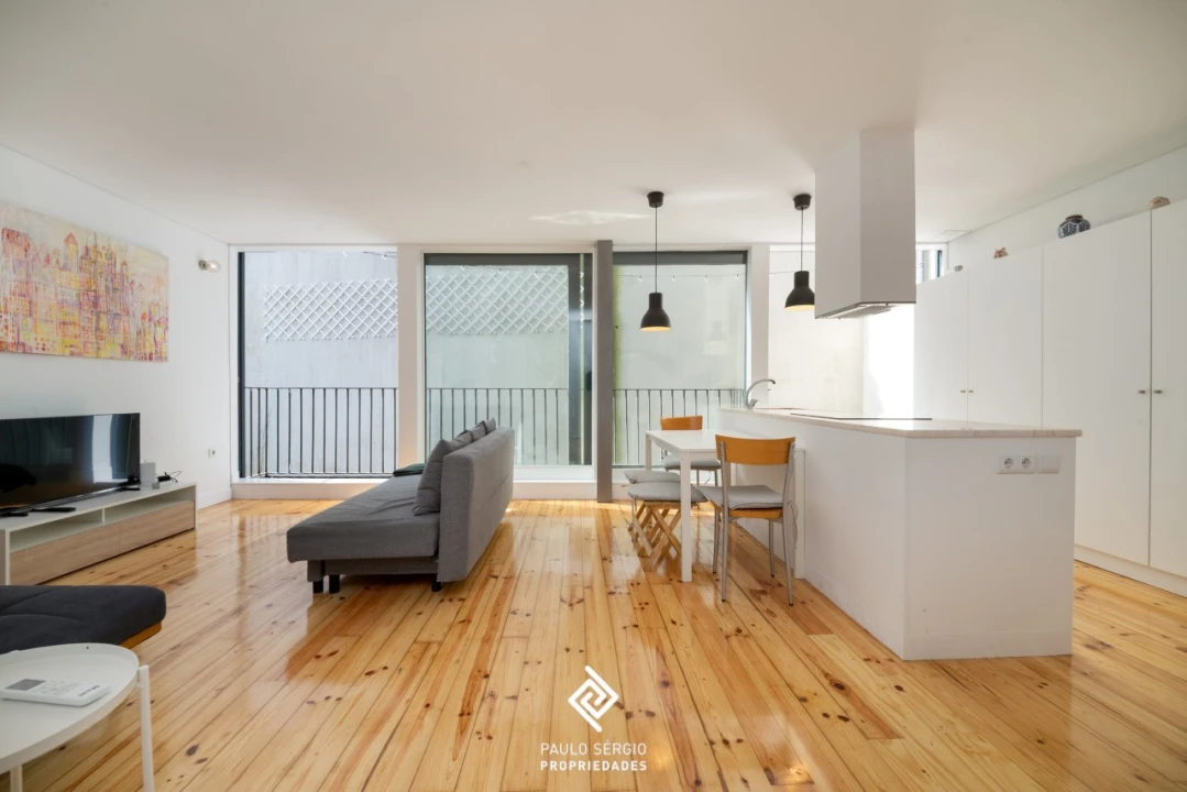 Apartamento T2 para Venda em Cedofeita, Santo Ildefonso, Sé, Miragaia, São Nicolau e Vitória Foto 1