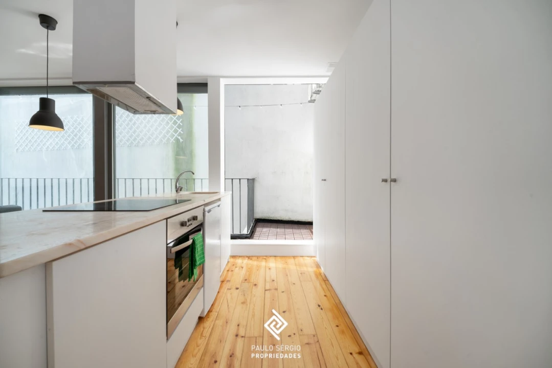 Apartamento T2 para Venda em Cedofeita, Santo Ildefonso, Sé, Miragaia, São Nicolau e Vitória Foto 3