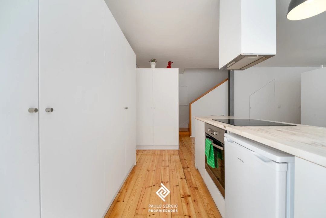 Apartamento T2 para Venda em Cedofeita, Santo Ildefonso, Sé, Miragaia, São Nicolau e Vitória Foto 4