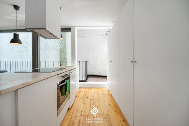 Apartamento T2 para Venda em Cedofeita, Santo Ildefonso, Sé, Miragaia, São Nicolau e Vitória Foto 3