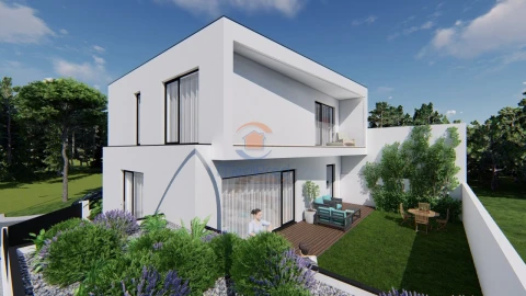 Moradia T4 para Venda em Pontinha e Famões