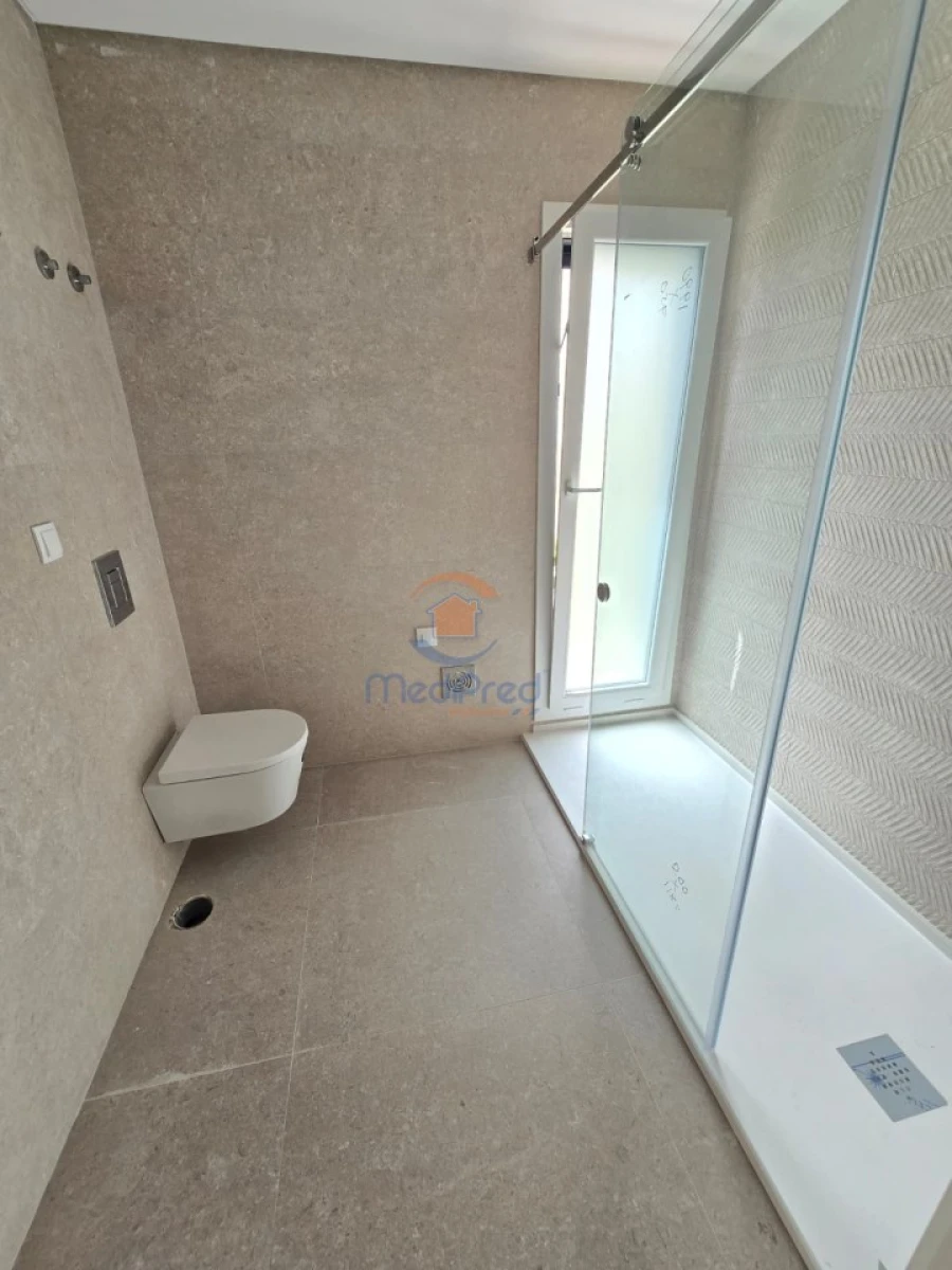 Moradia T4 para Venda em Pontinha e Famões Foto 19