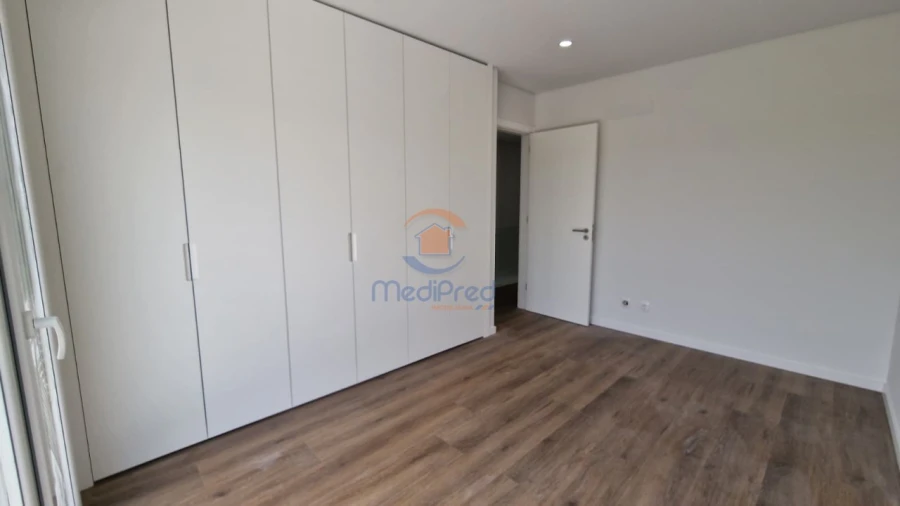 Moradia T4 para Venda em Pontinha e Famões Foto 29
