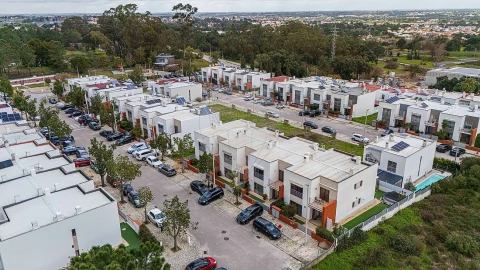 Moradia T4 para Venda em Palhais e Coina