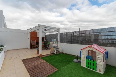 Moradia T4 para Venda em Palhais e Coina