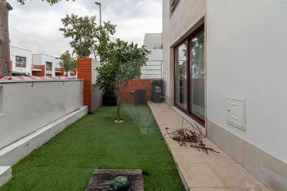 Moradia T4 para Venda em Palhais e Coina