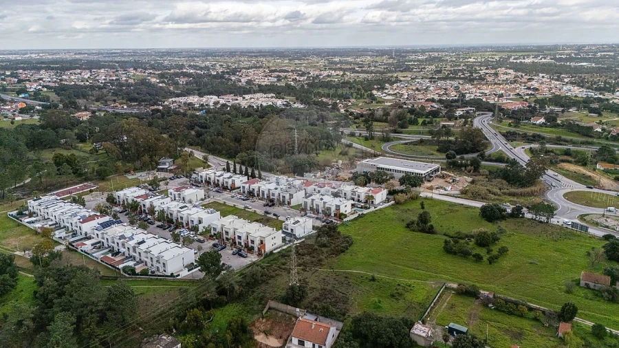 Moradia T4 para Venda em Palhais e Coina