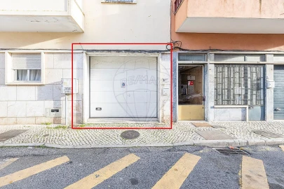 Negócio para Venda em Encosta do Sol