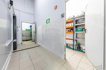 Negócio para Venda em Encosta do Sol