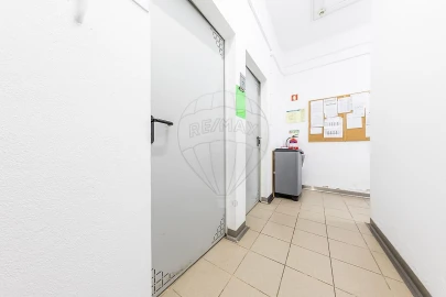 Negócio para Venda em Encosta do Sol