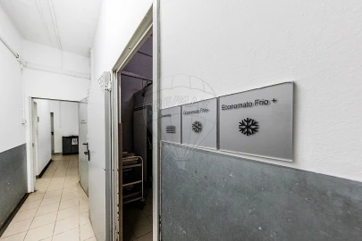 Negócio para Venda em Encosta do Sol