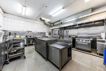 Negócio para Venda em Encosta do Sol