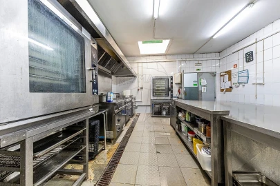 Negócio para Venda em Encosta do Sol