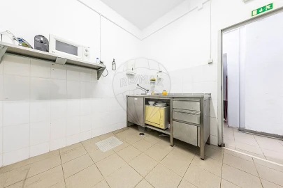 Negócio para Venda em Encosta do Sol