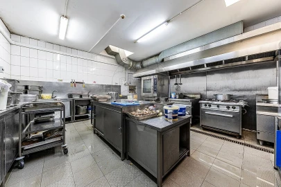 Negócio para Venda em Encosta do Sol