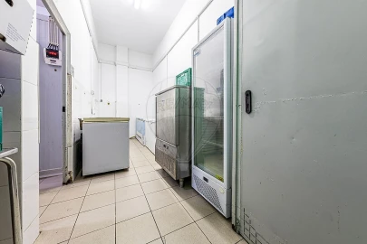 Negócio para Venda em Encosta do Sol