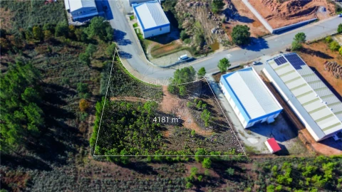 Armazém para Venda em Tortosendo