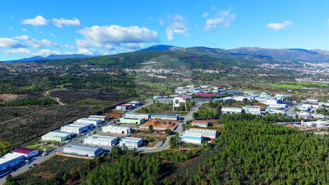 Armazém para Venda em Tortosendo