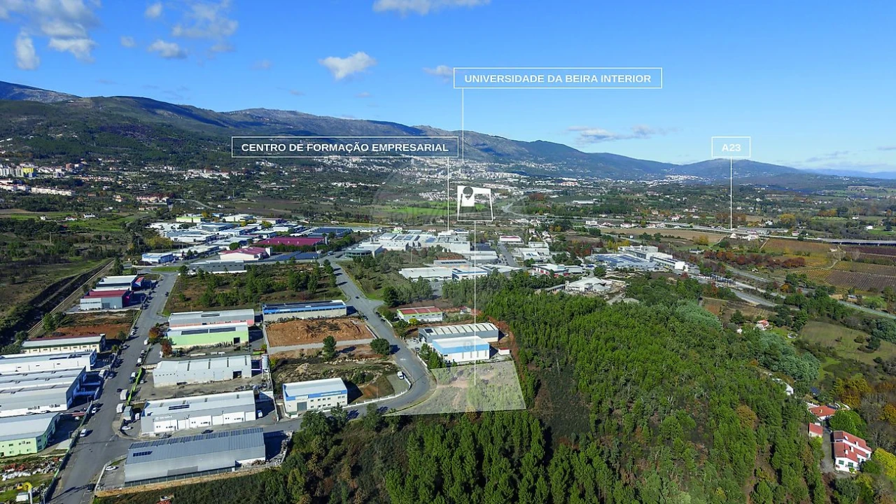 Armazém para Venda em Tortosendo Foto 14