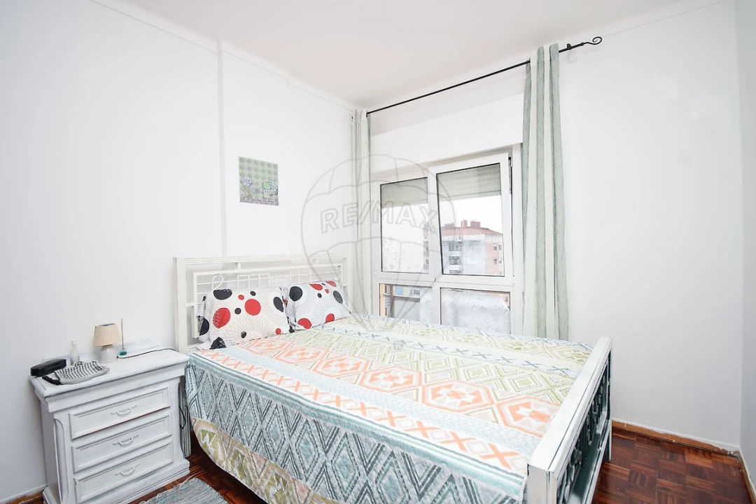 Apartamento T3 para Venda em Cacém e São Marcos Foto 1