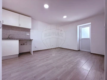 Moradia T2 para Arrendamento em Freiria
