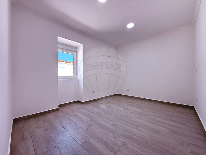 Moradia T2 para Arrendamento em Freiria Foto 12